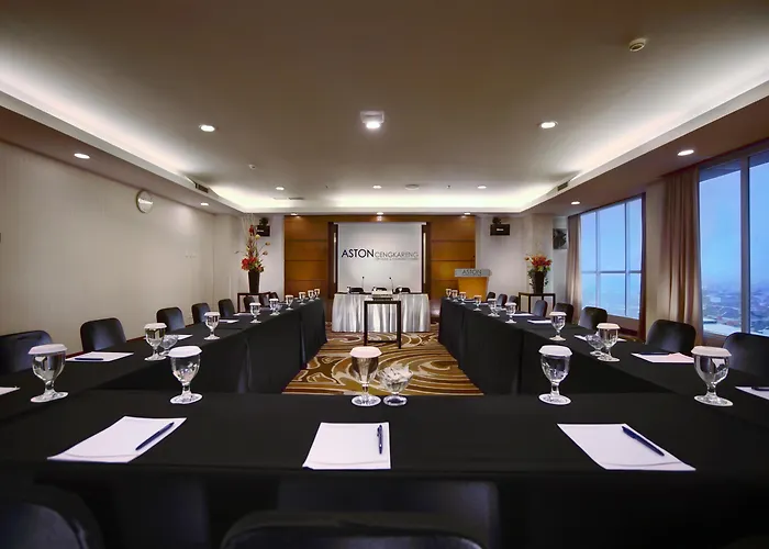 Royal Palm Hotel & Conference Center Cengkareng Giacarta